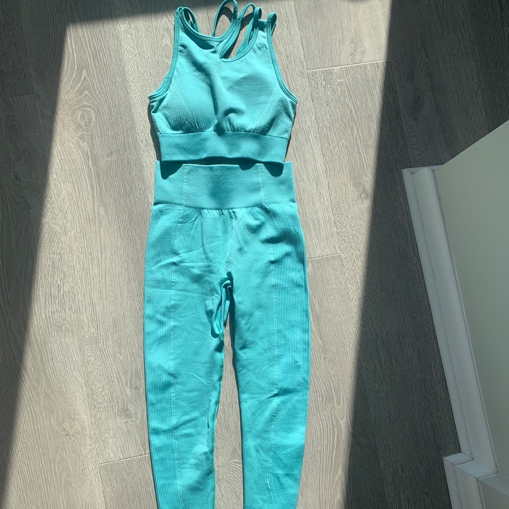 Gymshark Set (bra & leggings)